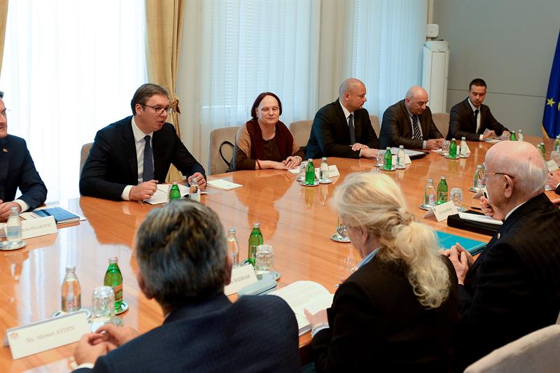 Predsednik Srbije Aleksandar Vucic (3L) sastao se danas sa predsednikom Velike Narodne skupstine Turske Ismailom Kahramanom