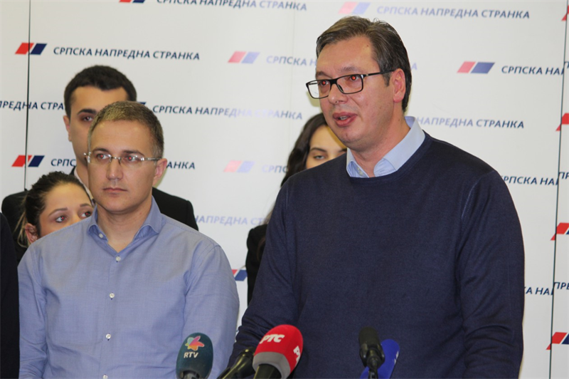 Lider Srpske napredne stranke Aleksandar Vucic proglasio je veceras pobedu njegove stranke u cetiri od pet opstina u kojima su danas odrzani lokalni izbori