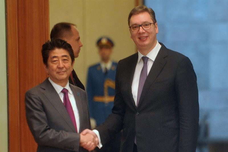 Predsednik Srbije Aleksandar Vucic izjavio je danas da poseta premijera Japana ima veliki znacaj za unapredjenje odnosa dve zemlje s ozbirom da je rec o prvoj poseti japanskog premijera posle 31 godine.