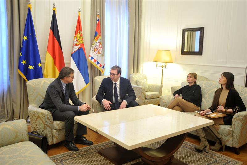 Predsednik Srbije Aleksandar Vucic sastao se danas sa nemackim ambasadorom u Srbiji Akselom Ditmanom