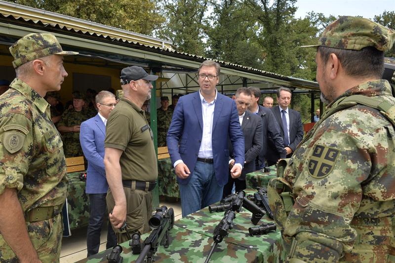 Vucic na vezbi gadjanja