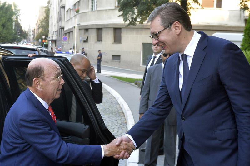 Predsednik Republike Srbije Aleksandar Vucic sastao se sa sekretarom Sjedinjenih Americkih Drzava za trgovinu Vilburom Rosom.