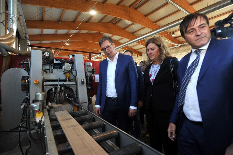 Predsednik Republike Srbije Aleksandar Vucic na otvaranju novog postrojenja firme Labor Srb u Sremskoj Mitrovici.