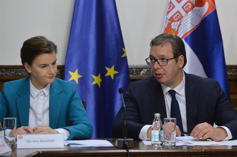 Vucic i premijerka Srbije Ana Brnabic i ministar unutrasnjih poslova, Nebojsa Stefanovic na sednici Saveta za nacionalnu bezbednost