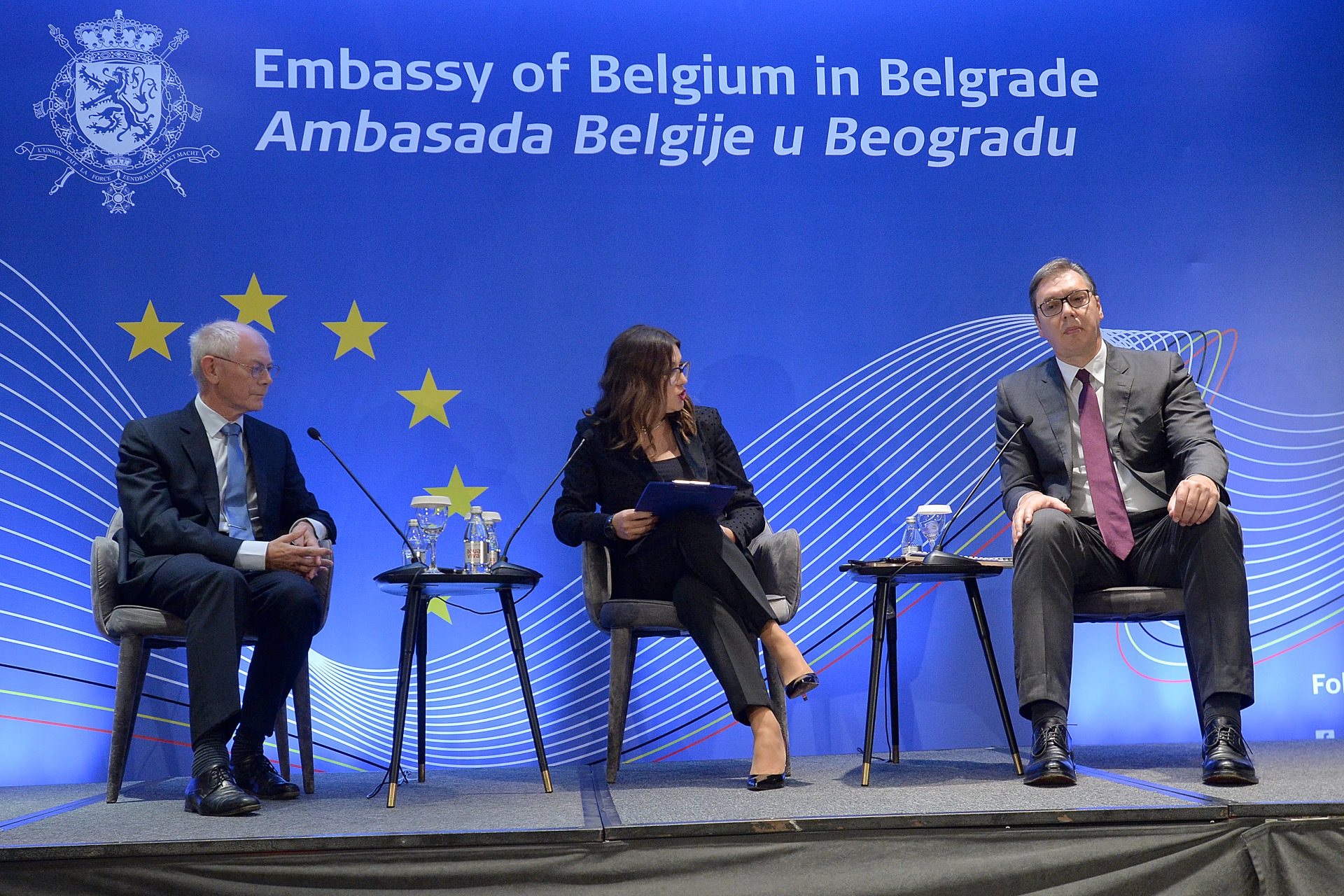 Predsednik Srbije Aleksandar Vucic i pocasni predsednik Evropskog saveta i bivsi premijer Velgije Hermean van Rompej na konferenciji EU i Srbija zajednička sudbina.