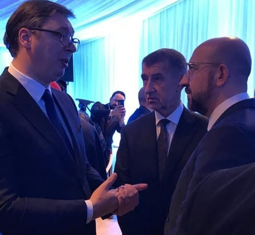 Vucic na veceri sa premijerom Ceske Andrejem Babisem i predsednikom Evropskog saveta Sarlom Miselom.