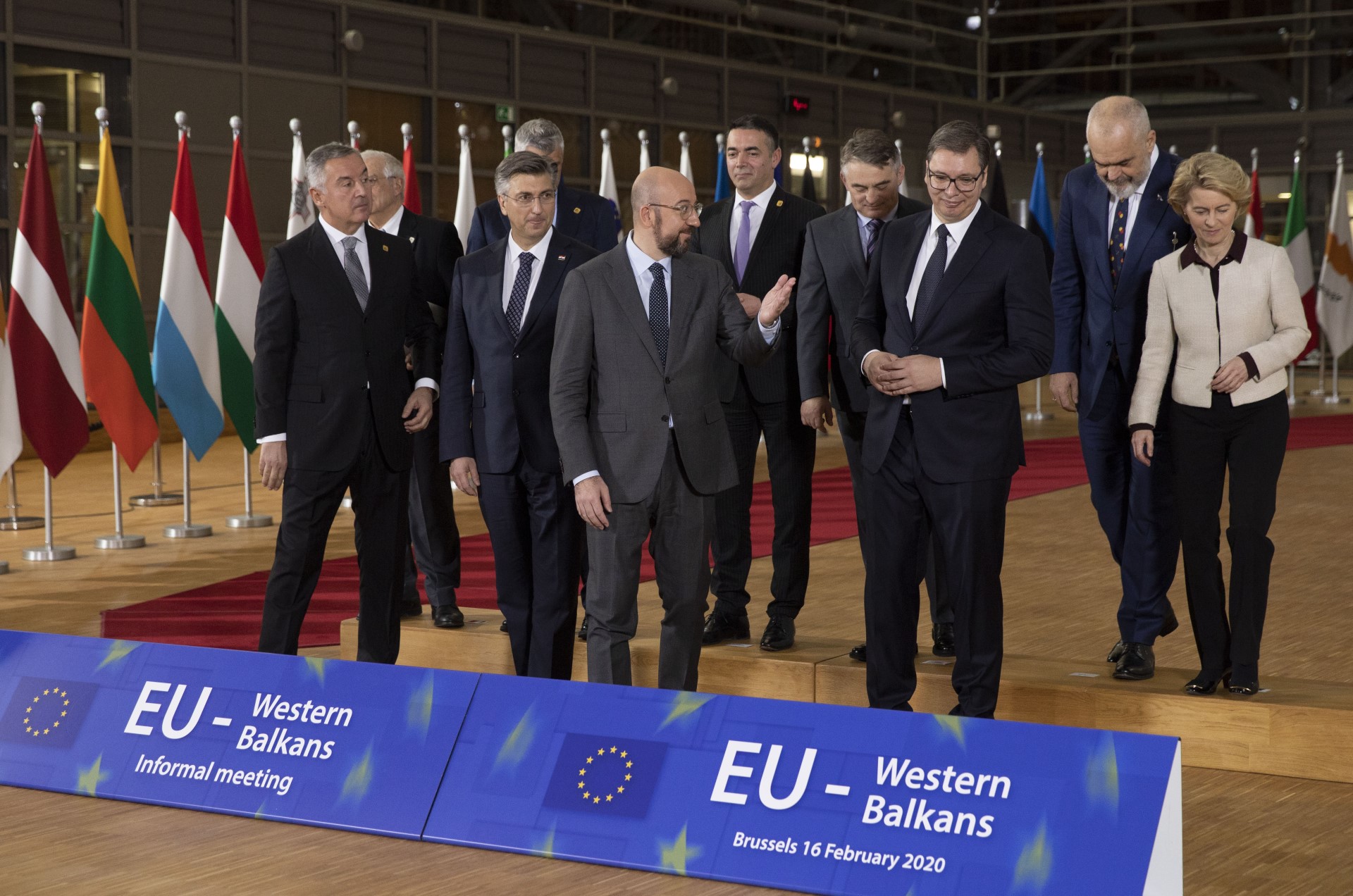 Predsednik Srbije Aleksandar Vucic na neformalnoj veceri u Briselu.