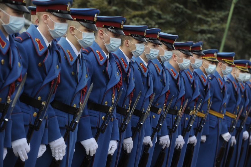 Председник Александар Вучић најавио је даља улагања у Војску Србије и одбрамбени систем, као и значајно повећање примања за припаднике армије током ове године.