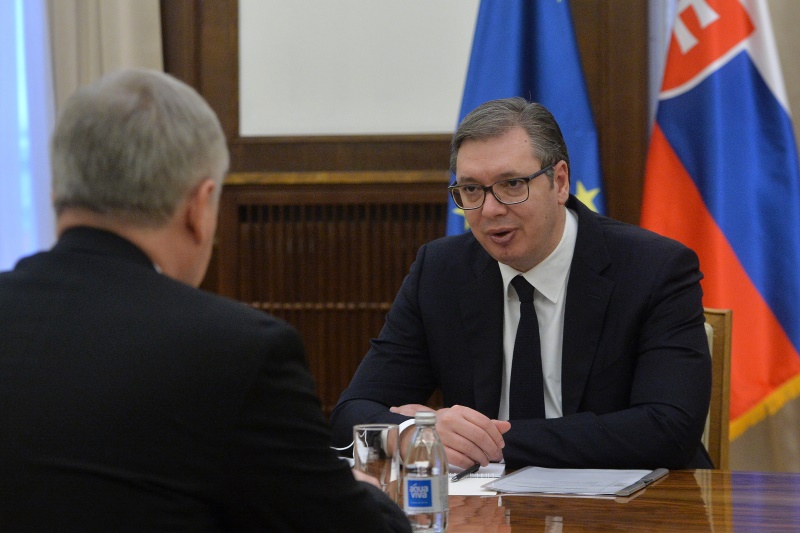 Председник Републике Србије Александар Вучић примио је данас амбасадора Словачке Републике Федора Росоху и изразио задовољство што ће ускоро имати прилику да разговара са шефом словачке дипломатије Иваном Корчоком, који долази у посету нашој земљи.