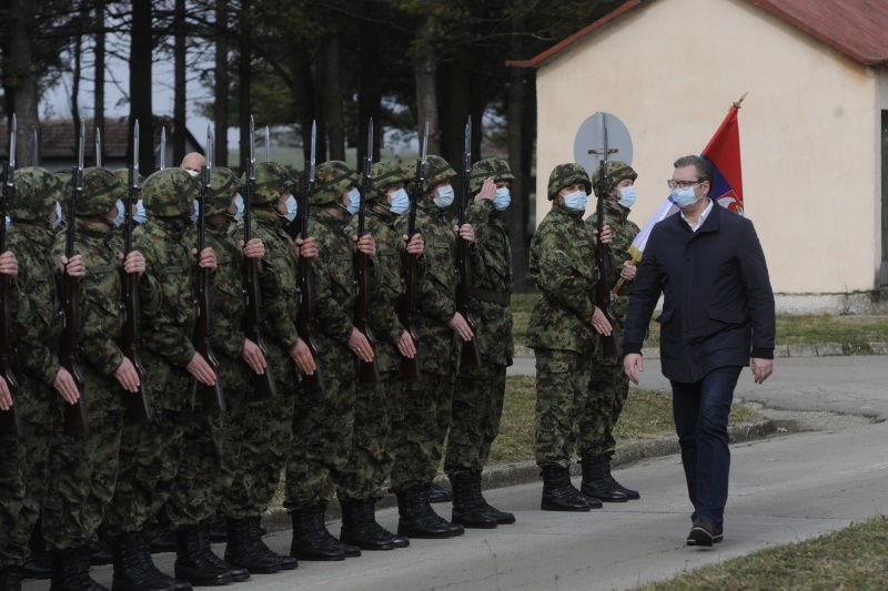 Predsednik Srbije Aleksandar Vucic nastavljamo ulaganja u Vојsku Srbije, cuvajte zemlju