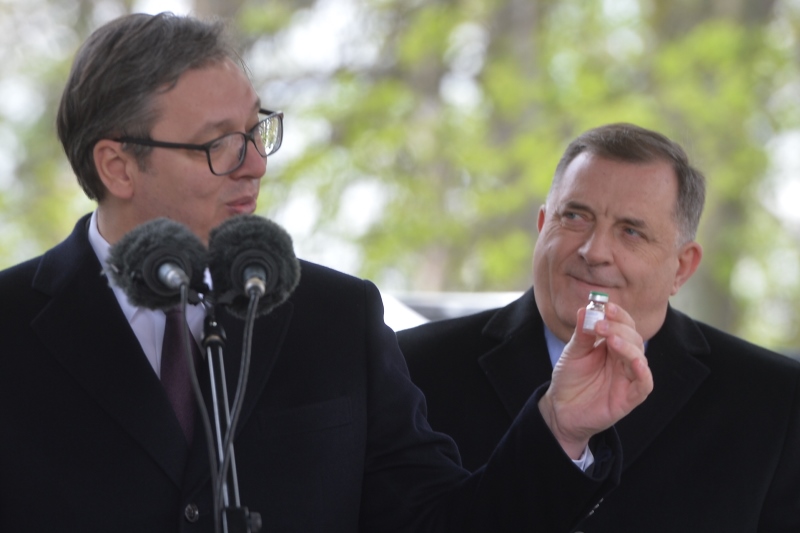 Србија је данас донирала нови контигент вакцина "АстраЗенека" Републици Српској, а председник Александар Вучић поручио је да је Србија за Републику Српску увек на располагању.