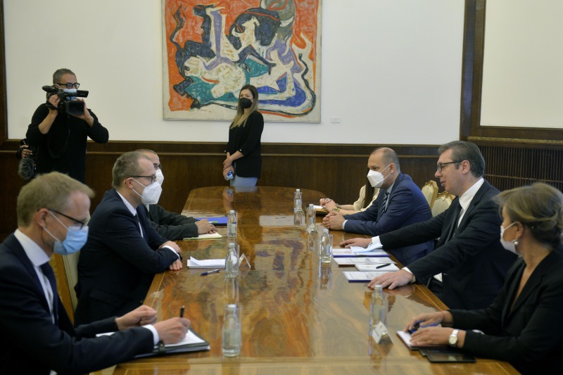 Председник Србије Александар Вучић са Хансом Клугером.