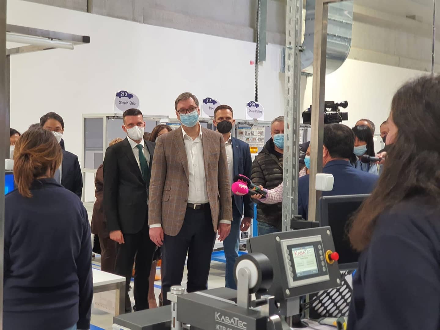 Fabrike i radna mesta mogu da zadrže mlade u Srbiji