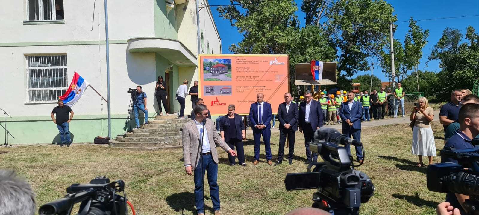 Predsednik Republike Srbije Aleksandar Vucic u obilasku Barbatovcu, gde je najavio novi pogon kompanije "Yumco".