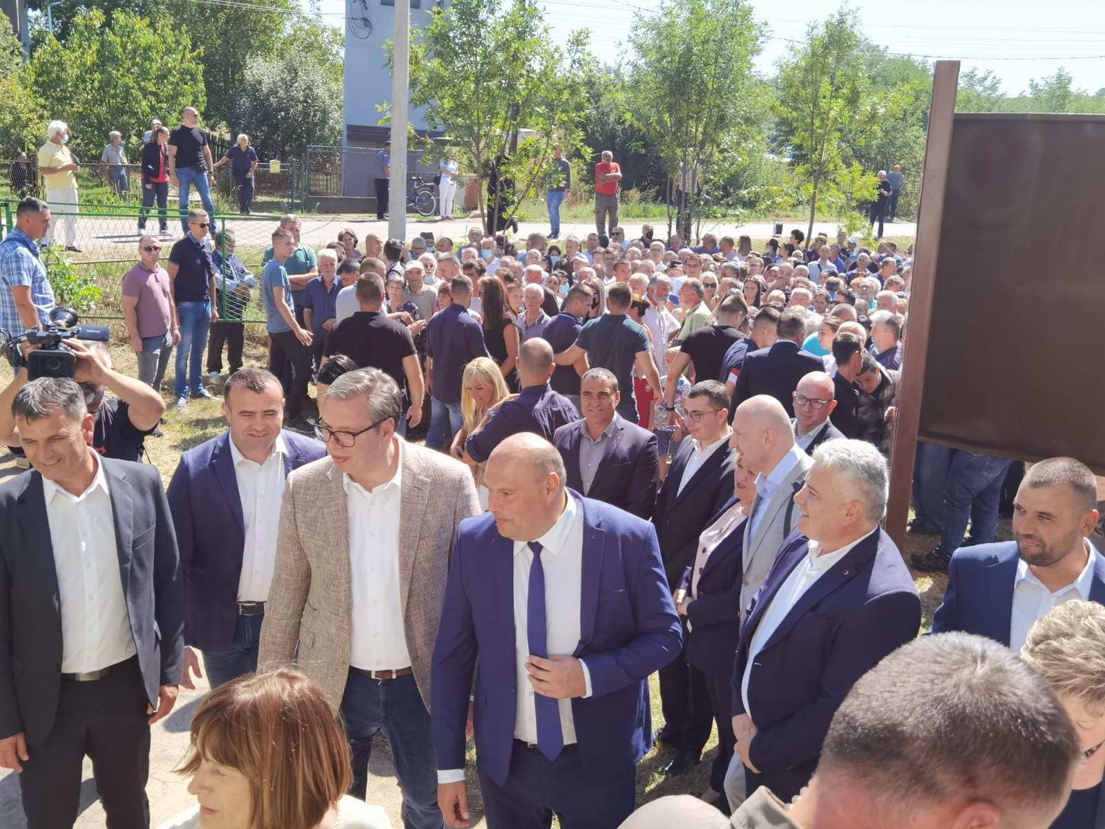 Predsednik Republike Srbije Aleksandar Vucic u obilasku Barbatovcu, gde je najavio novi pogon kompanije "Yumco".