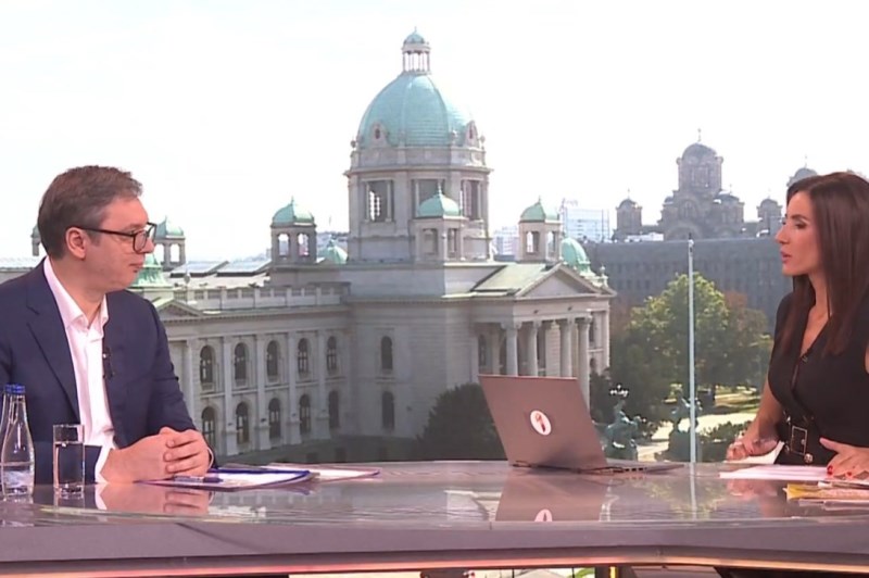 Председник Србије Александар Вучић оценио је данас да је добро да је Влада Црне Горе променила своју одлуку у вези устоличења митрополита црногорско-приморског Јоаникија и честитао црногорском премијеру Здравку Kривокапићу што је држава показала да има инструменте да може да спроведе што је намеравала.