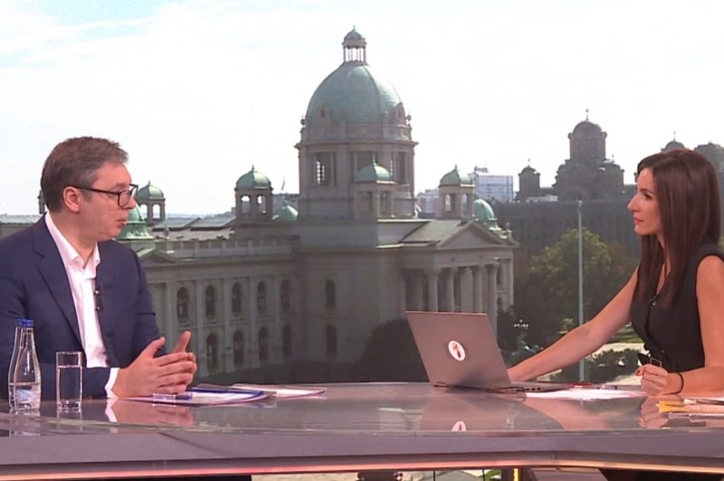 Председник Србије Александар Вучић оценио је данас да је добро да је Влада Црне Горе променила своју одлуку у вези устоличења митрополита црногорско-приморског Јоаникија и честитао црногорском премијеру Здравку Kривокапићу што је држава показала да има инструменте да може да спроведе што је намеравала.