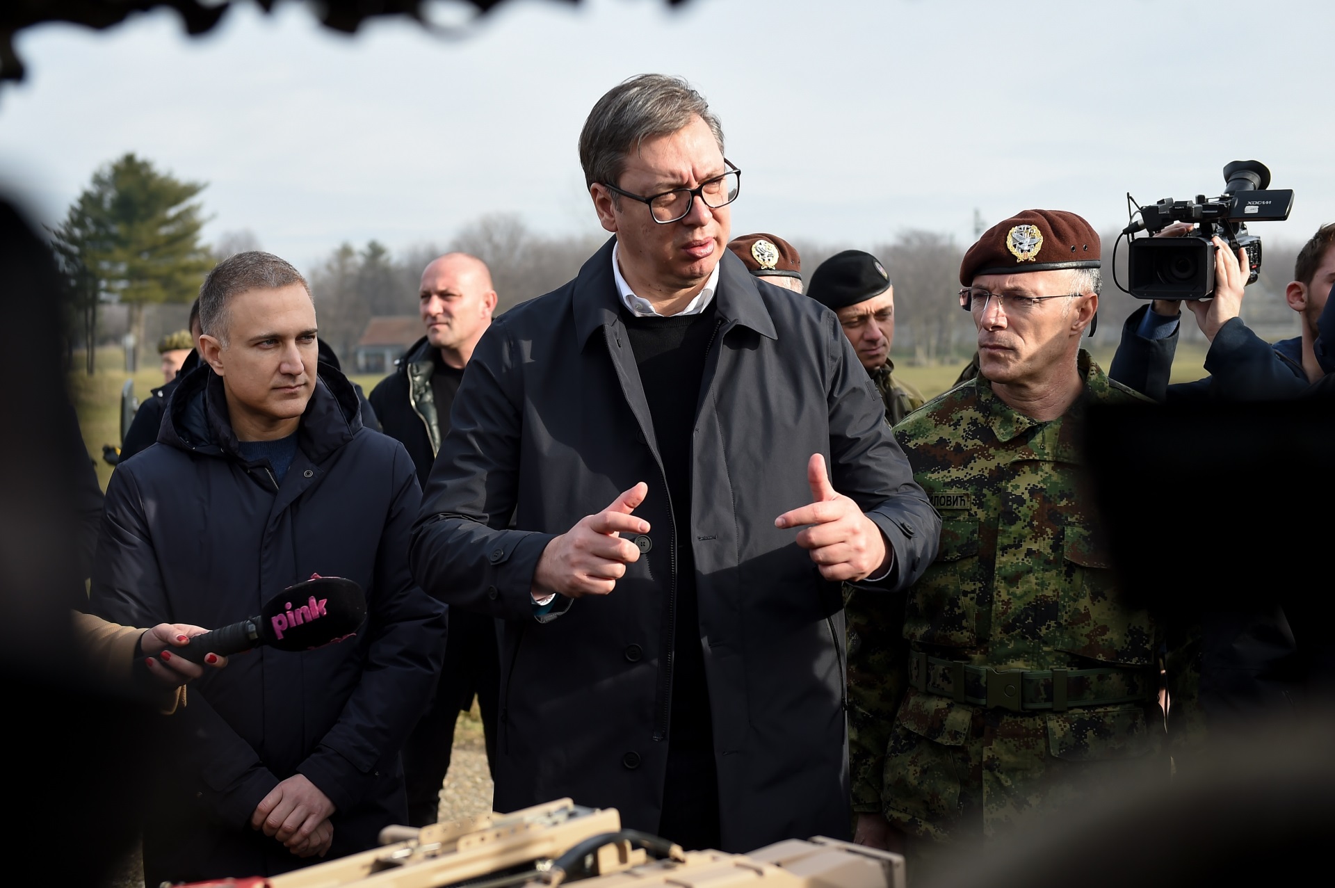 Predsednik Aleksandar Vucic posetio je danas 72. brigadu za specijalne operacije Vojske Srbije u kasarni "Rastko Nemanjic" u Pancevu