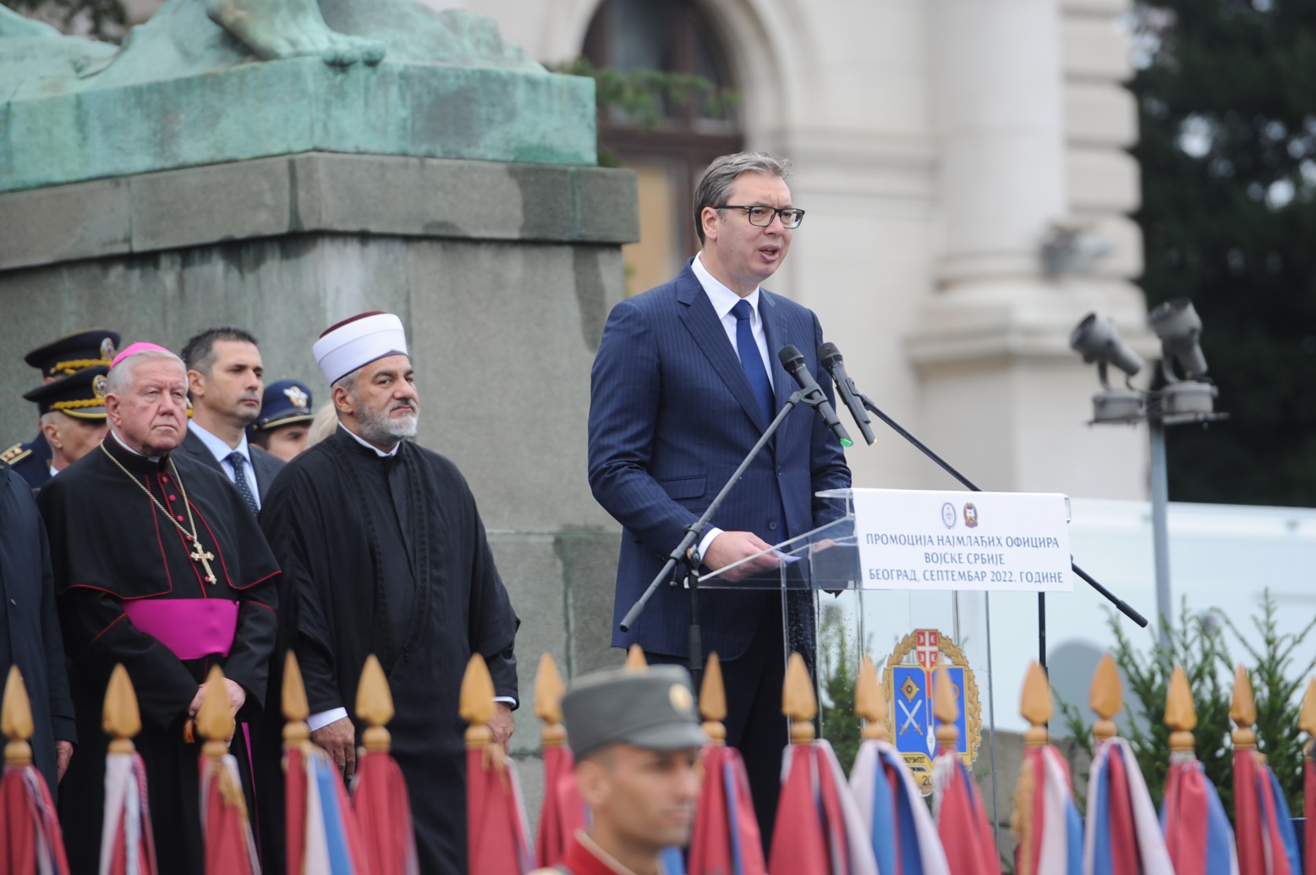 Председник Републике Србије Александар Вучић истакао је, на свечаности поводом промоције најмлађих официра Војске Србије, да је, гледано кроз историјску призму, стварање модерне Србије, обнављање њене државности, незамисливо без учешћа и великих домета војске.