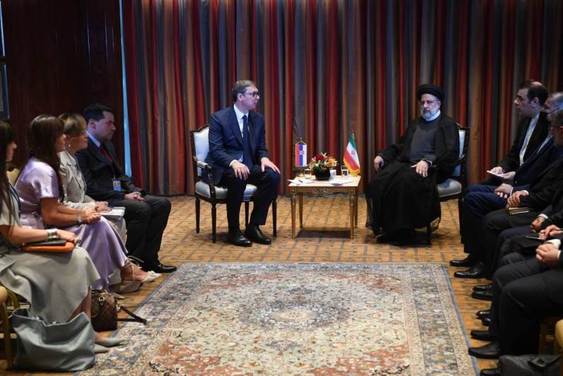 Predsednik Srbije Aleksandar Vucic se sastao sa predsednikom Islamske Republike Iran