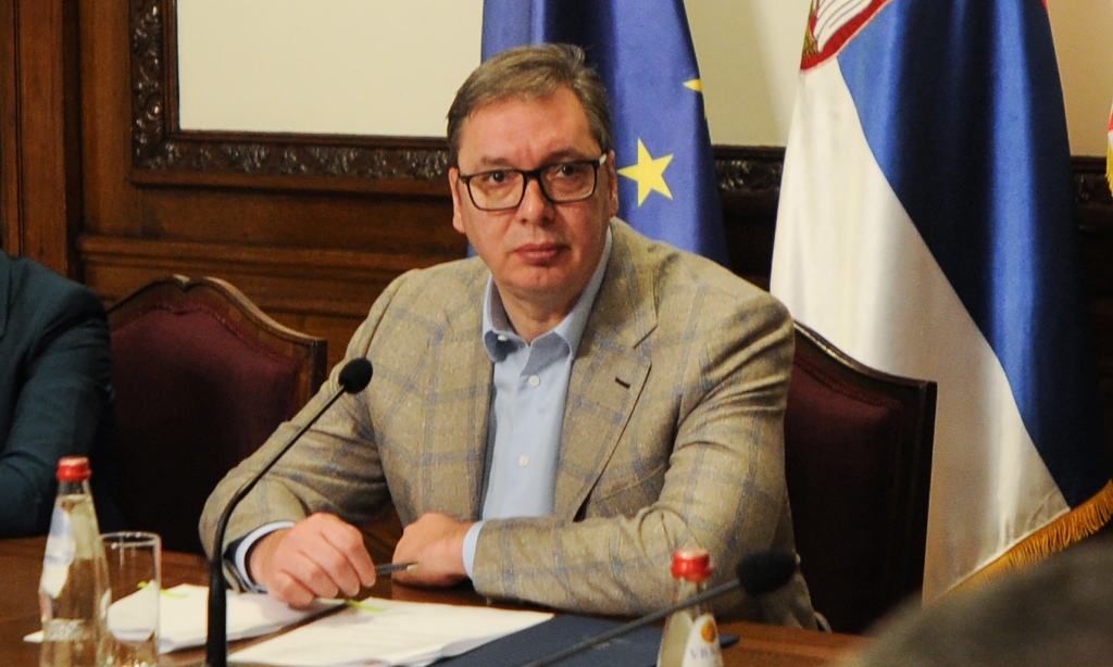 Ово што се дешава на Косову и Метохији је покушај завршавања са српским проблемом, у којем учествују Аљбин Курти и приштинске власти, као и добар део међународне заједнице који се прави да се ништа не дешава, рекао је председник Републике Србије Александар Вучић.