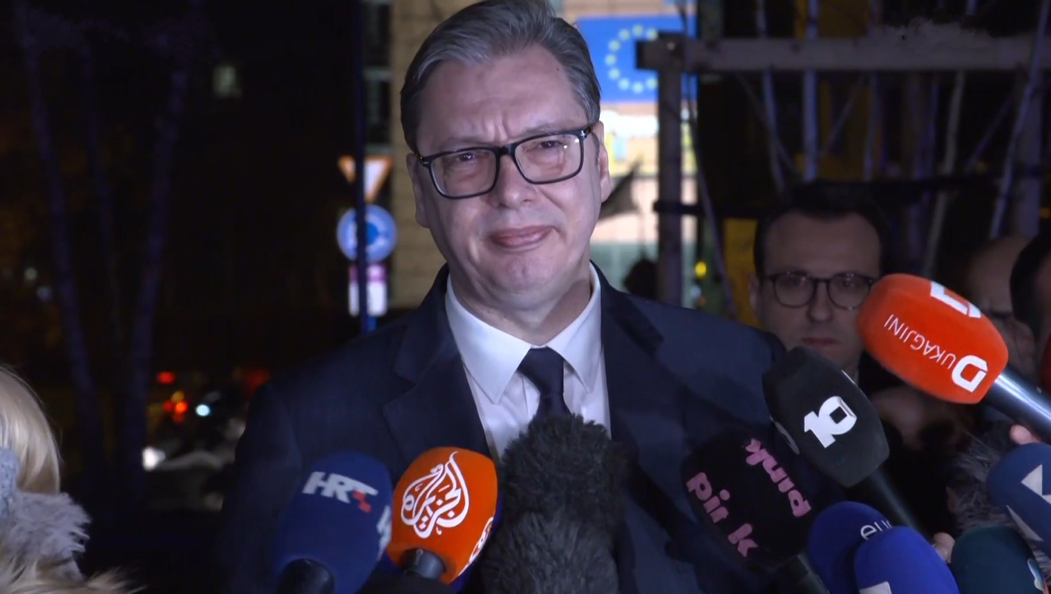 Председник Александар Вучић изјавио је у Бриселу да је састанак био тежак, да је инстистирао на формирању ЗСО и да је договорено да се разговори наставе.
