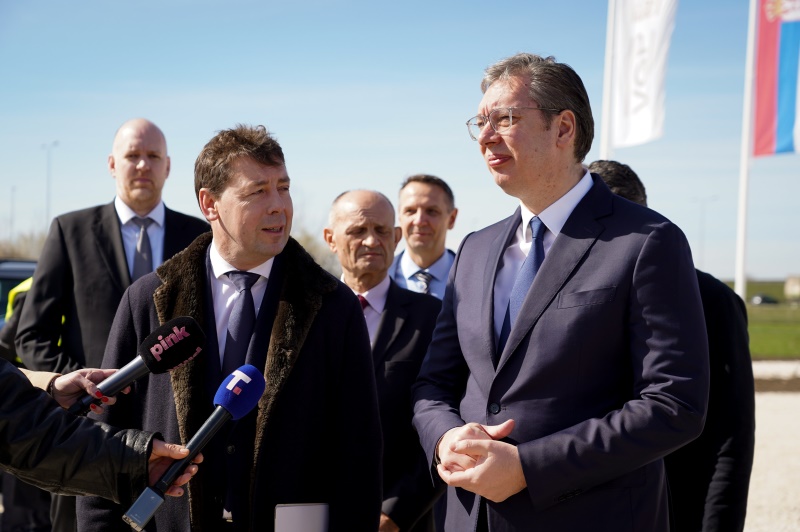 Predsednik Srbije Aleksandar Vucic Verujemo da možemo da izgradimo snažniju i uspešniju Srbiju