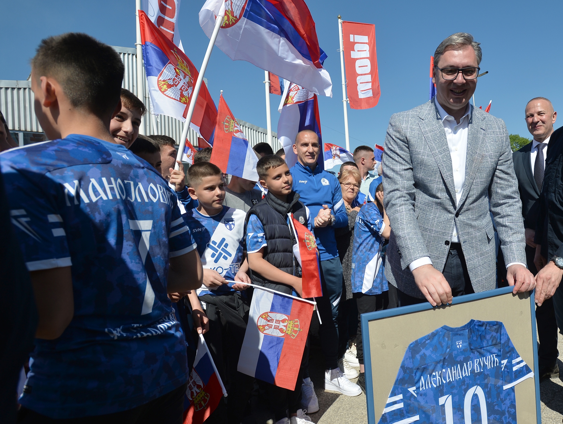 Председник Републике Србије Александар Вучић изјавио је да Књажевцу недостаје једна велика фабрика за прераду воћа и поврћа, као и да ће пробати да привуче неког великог инвеститора у ту сврху.