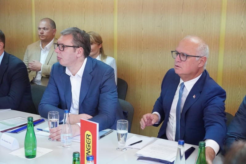 Predsednik Srbije Aleksandar Vucic Palfinger donosi u Niš najmoderniju tehnologiju i opremu