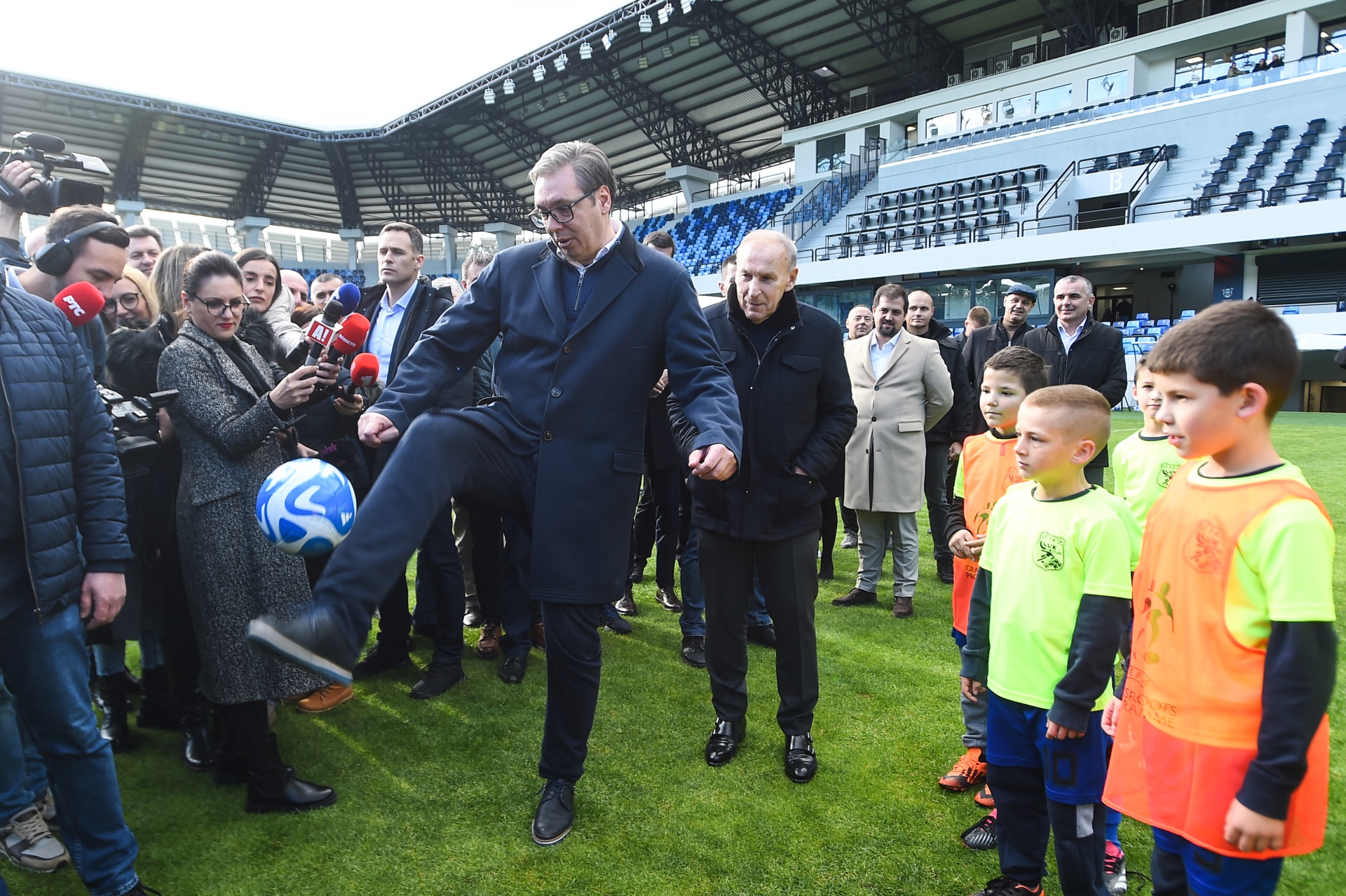 Председник Републике Србије Александар Вучић отворио је новоизграђени стадион у Лозници, који је изграђен по највишим УЕФА стандардима.