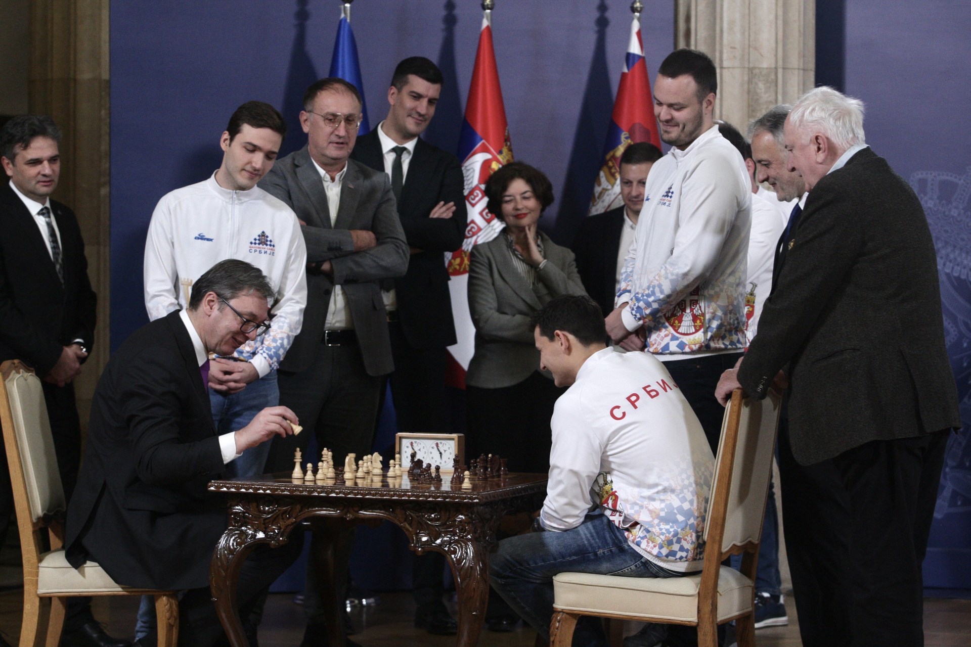 Председник Републике Србије Александар Вучић изјавио је да је мушка шаховска репрезентација остварила огроман успех освајањем златне медаље на Европском првенству и поручио да ће буџет за Шаховски савез бити троструко већи.