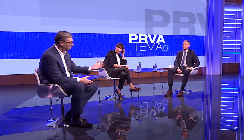 Председник Републике Србије Александар Вучић изјавио је да у Прогласу, који су потписали представници опозиције, не пише ништа и да је то празно и бесмислено штиво.