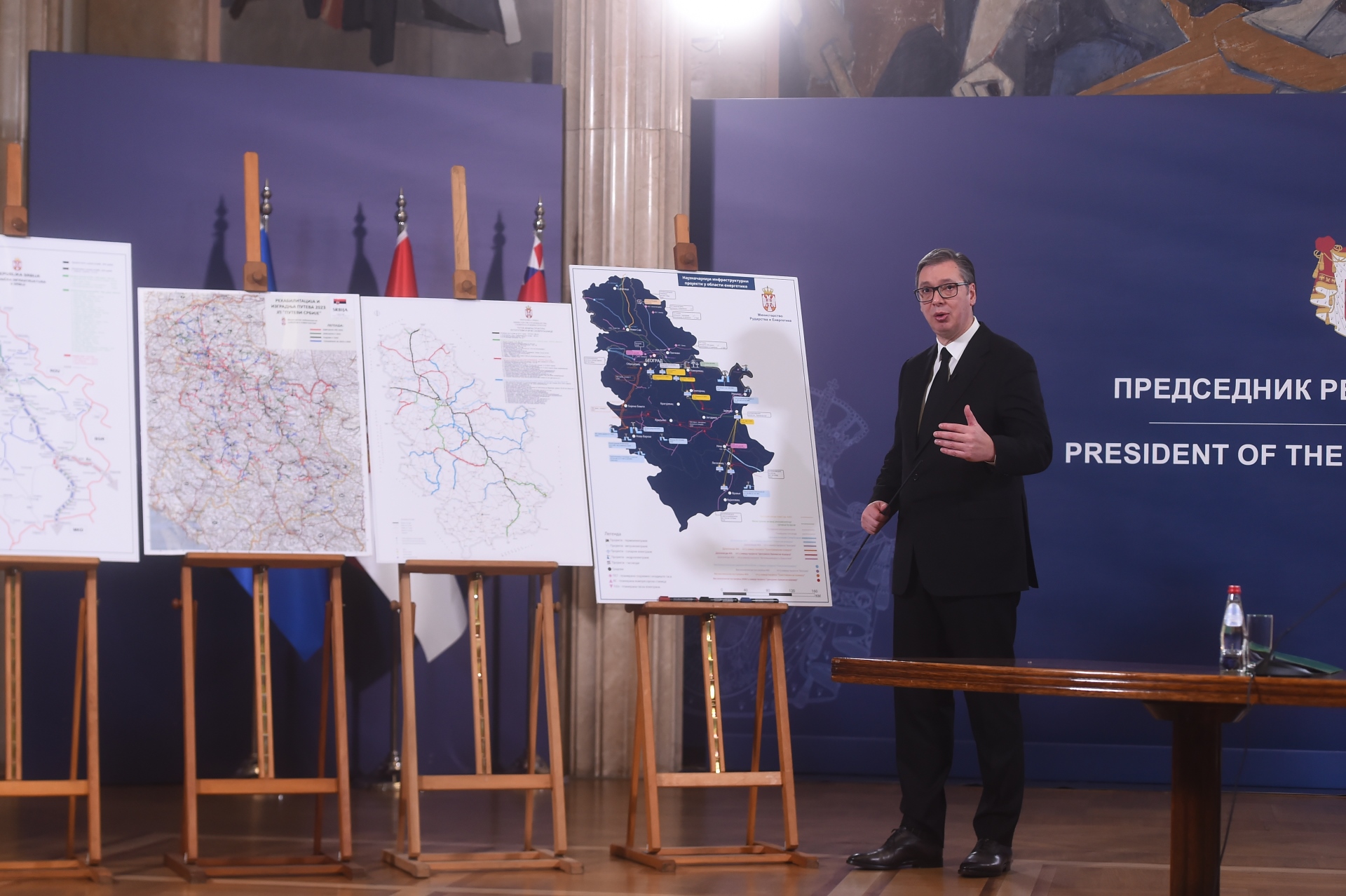 Председник Републике Србије Александар Вучић изјавио је да је посебно поносан на чињеницу што су од ребаланса буџета приходи већи за 300 милиона.