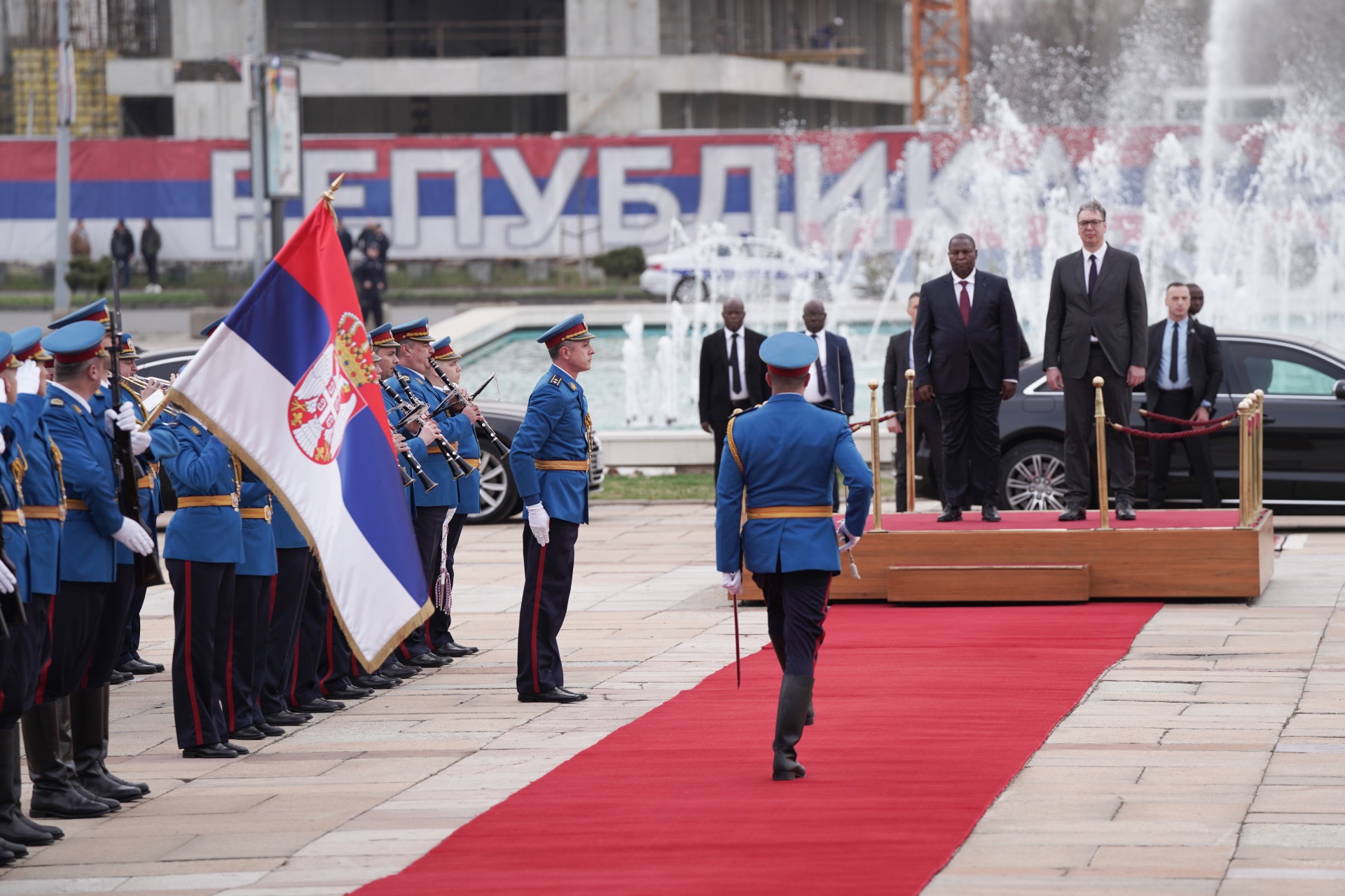 Председник Републике Србије Александар Вучић изјавио је да Србија изузетно цени пријатељство са Централноафричком Републиком и захвалио председнику Фостену Арканжу Туадеру што та земља чврсто поштује територијални интегритет Републике Србије.