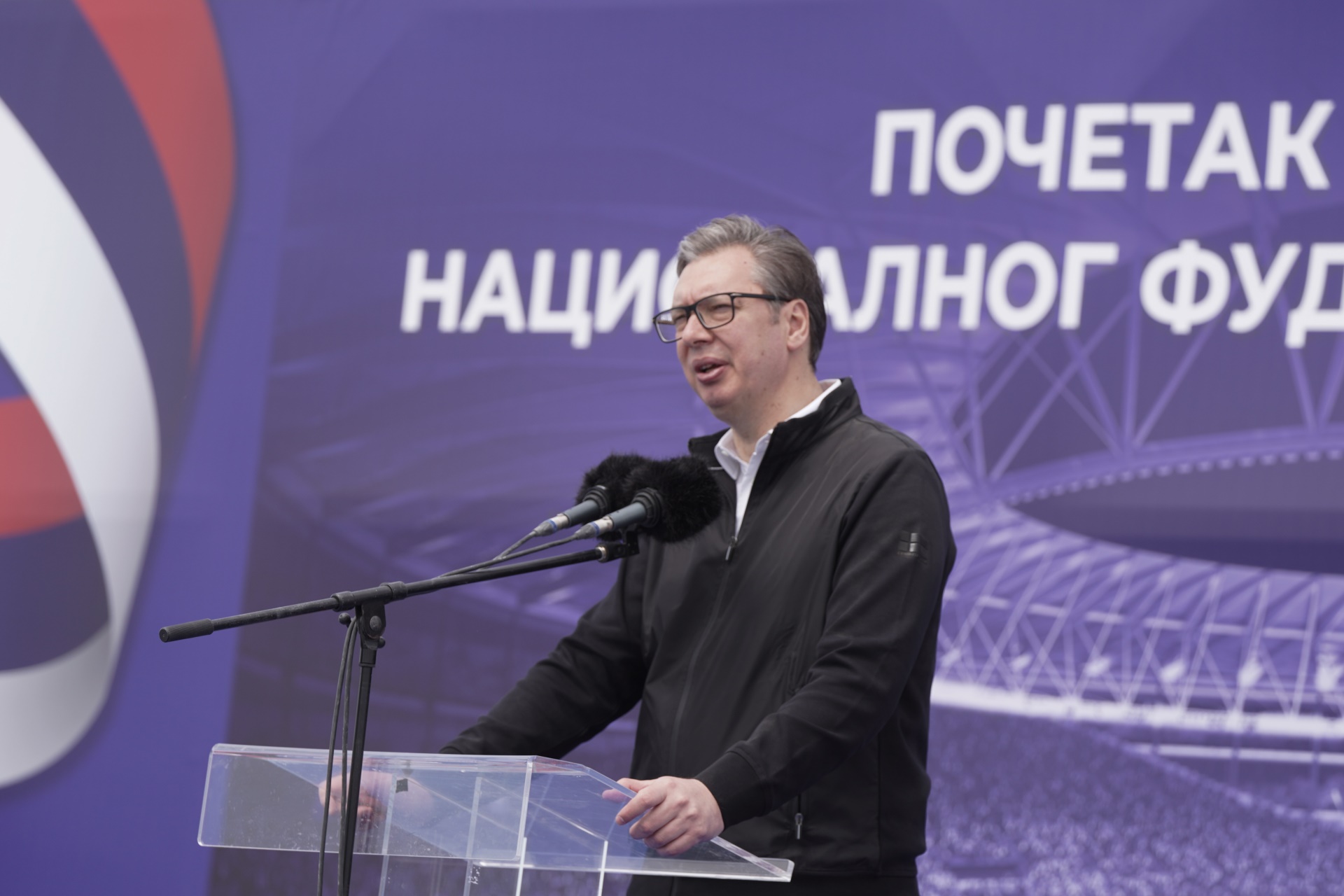 Председник Републике Србије Александар Вучић изјавио је да Национални стадион мора да буде завршен до 1. децембра 2026. године, да је договорено да се финале Лиге Европе игра на њему 2028. године, као и да ће бити један од три најлепша у Европи.