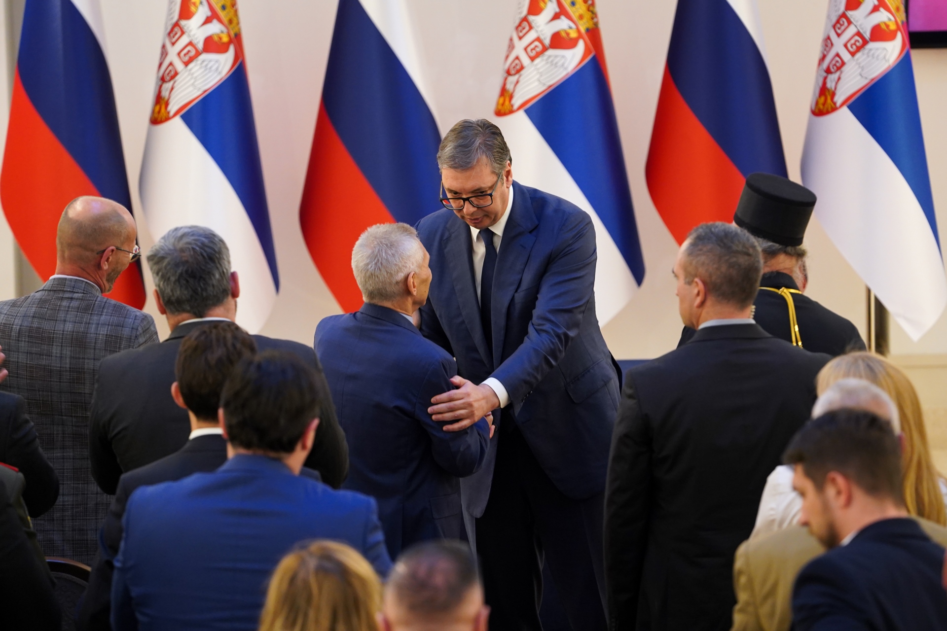 Председник Србије Александар Вучић изјавио је у Руском дому, на почетку свог говора на тему "Ревизија историјских чињеница и отпор слободарских народа", да је премијер Словачке, на кога је данас извршен атентат, један од малобројних слободарских лидера у Европи и велики пријатељ Србије и да се сви молимо за његово здравље.