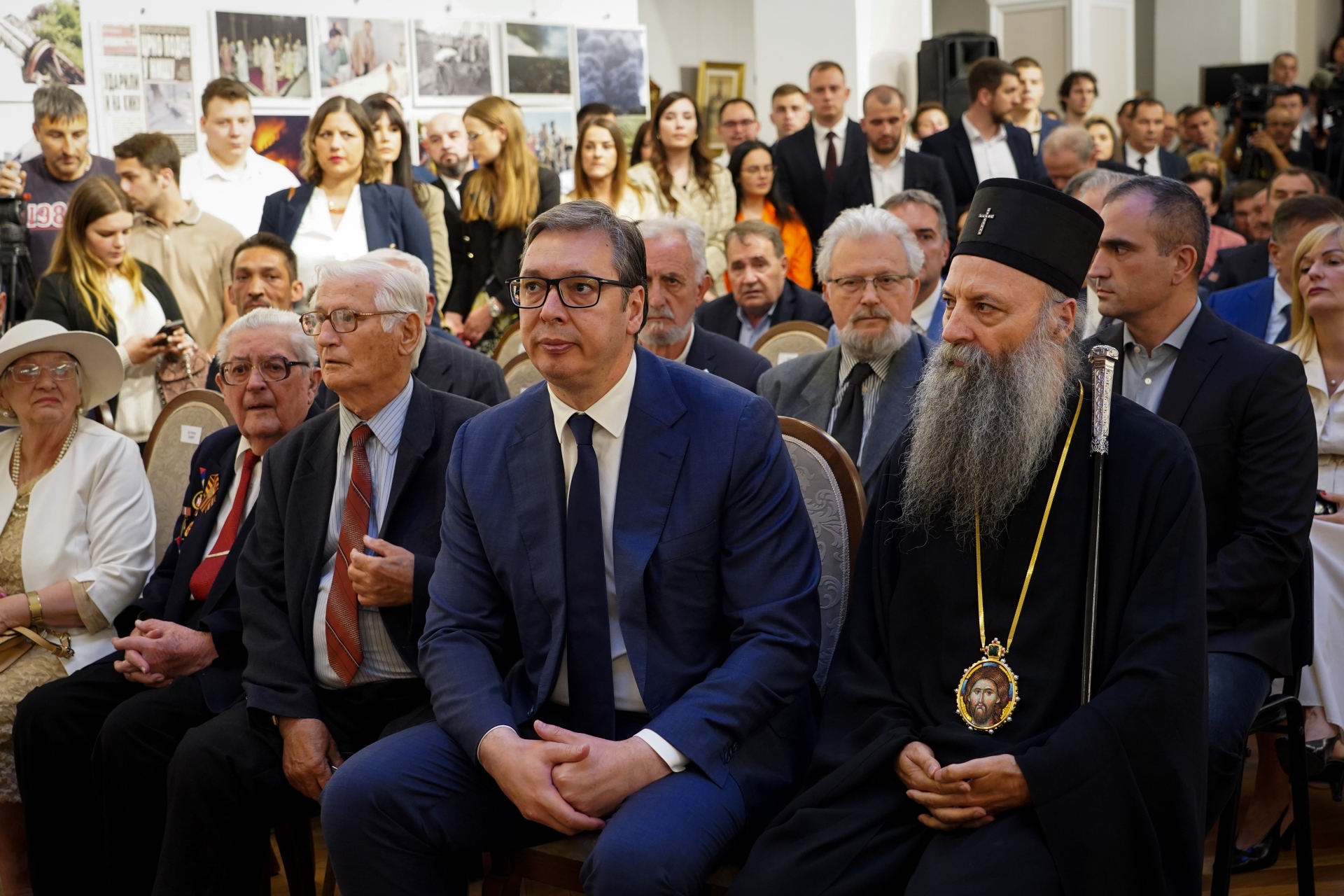 Председник Србије Александар Вучић изјавио је у Руском дому, на почетку свог говора на тему "Ревизија историјских чињеница и отпор слободарских народа", да је премијер Словачке, на кога је данас извршен атентат, један од малобројних слободарских лидера у Европи и велики пријатељ Србије и да се сви молимо за његово здравље.