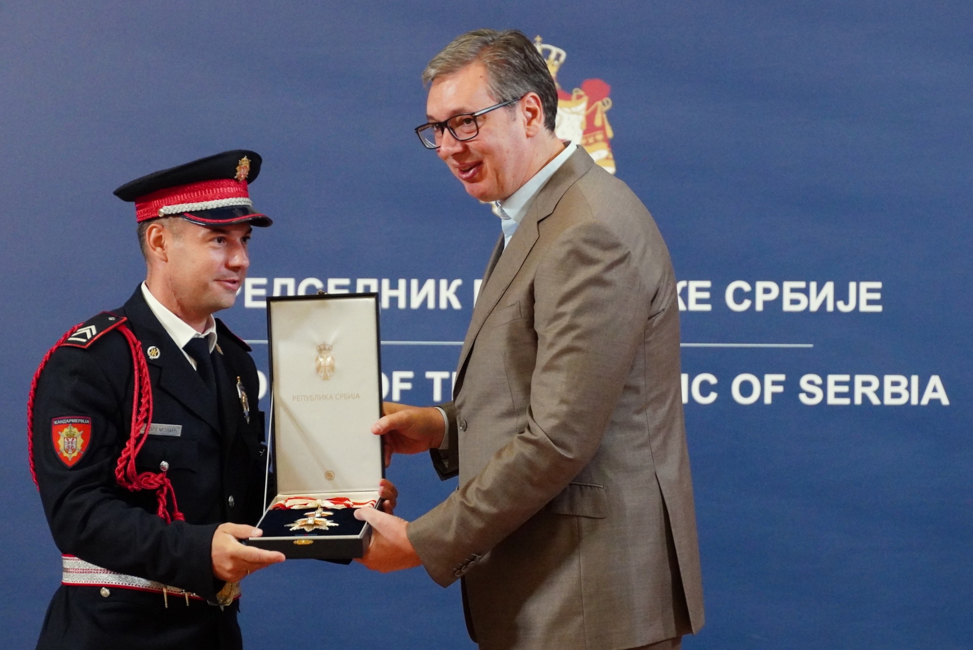 Председник Републике Србије Александар Вучић изјавио је да је припадник Жандармерије Милош Јевремовић, кога је одликовао, оличење свих врлина које се очекују од људи који чувају државу.