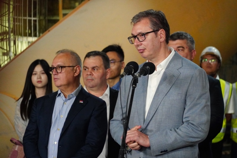 Predsednik Srbije Aleksandar Vucic Država će nastaviti da gradi i vredno radi