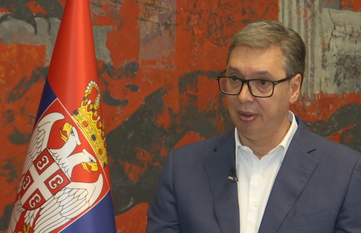Председник Републике Србије Александар Вучић најавио је вечерас да ће од следеће недеље да борави у Подрињу и прецизирао да ће обићи општине из више округа и део Колубарског и Златиборског округа, а да је, када је реч о ископавању литијума, потребно да се отвори широка дебата.