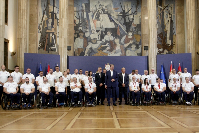 Predsednik Srbije Aleksandar Vucic Svaka medalja nosi priču o nesalomivoj borbi i trudu