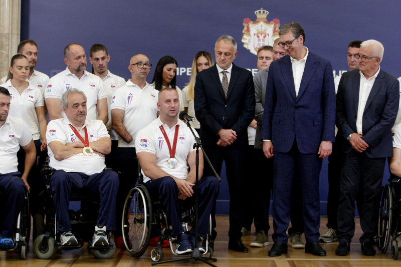 Predsednik Srbije Aleksandar Vucic Svaka medalja nosi priču o nesalomivoj borbi i trudu