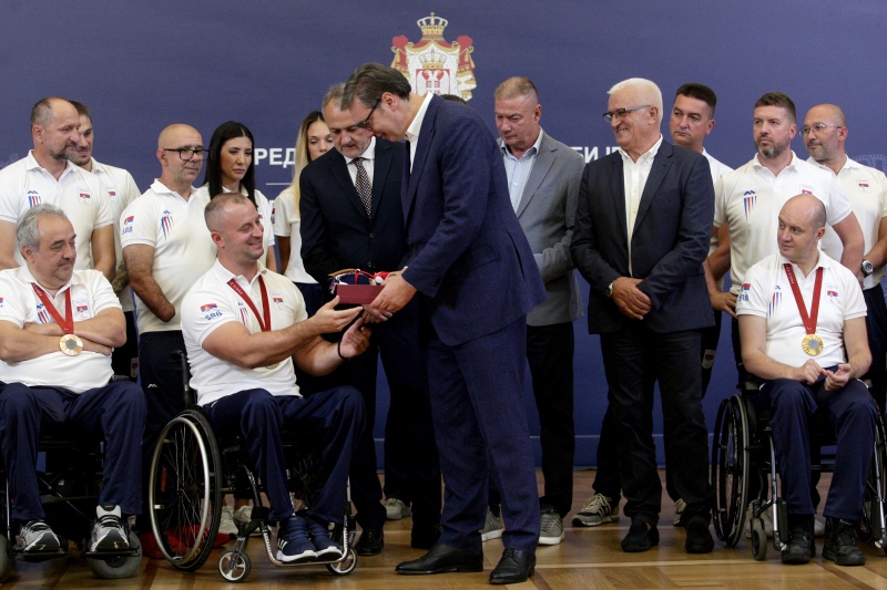 Predsednik Srbije Aleksandar Vucic Svaka medalja nosi priču o nesalomivoj borbi i trudu