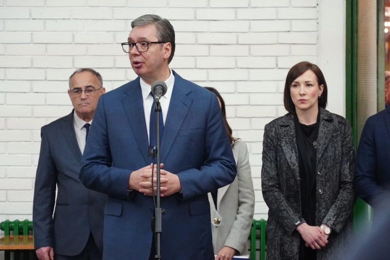 Predsednik Srbije Aleksandar Vucic Obezbedicemo za "Prvu Petoletku" milion evra da krene da radi