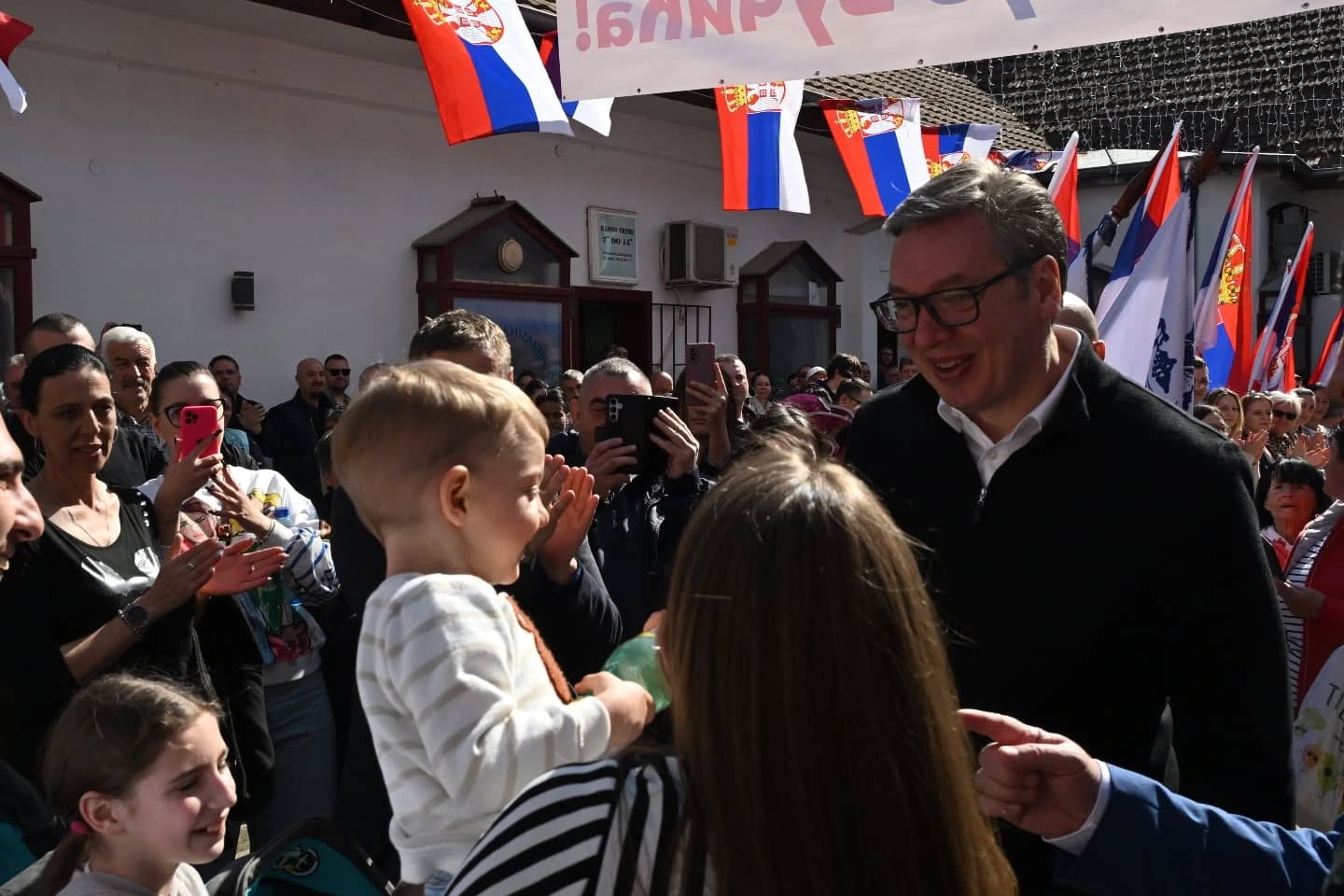 Председник Републике Србије Александар Вучић разговарао је са грађанима у Дому културе у Белој Цркви.