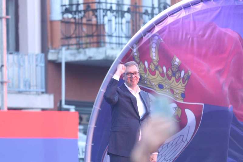 Predsednik Srbije Aleksandar Vucic Hvala vam sto niste hteli tudjinu da predate zemlju u ruke