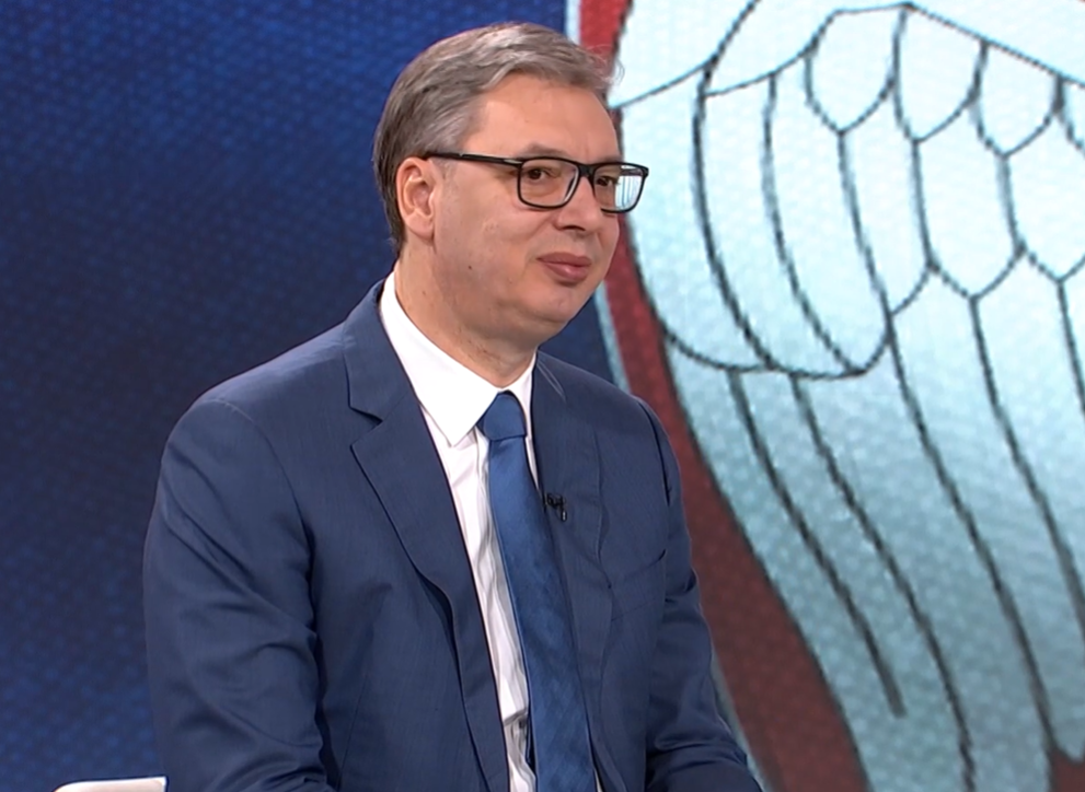 Председник Републике Србије Александар Вучић изјавио је да је синоћ Иван Младеновић пуцао на просторије СНС у Врњачкој Бањи и да је то човек који је учесник свих протеста, и поручио да време одговорности долази и да ће сви одговарати за насиље.