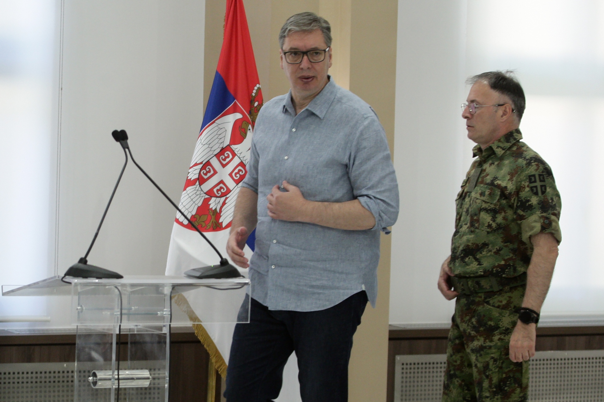 Председник Србије Александар Вучић изјавио је данас да је данашња седница проширеног колегијума начелника Генералштаба један од преломних, пресудних састанака за промене које следе у Војсци Србије и истакао да први пут има добре вести по питању људства, односно да је одзив већи него што смо се надали за поједине јединице.