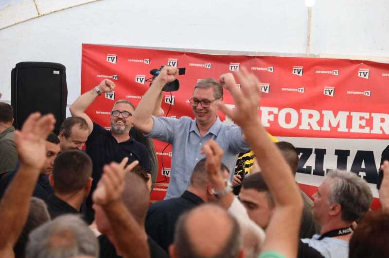 Predsednik Srbije Aleksandar Vucic Hvala vam sto Srbiju volite vise od svega