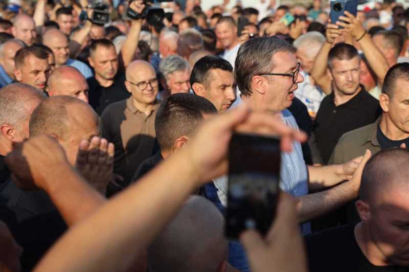 Predsednik Srbije Aleksandar Vucic Hvala vam sto Srbiju volite vise od svega